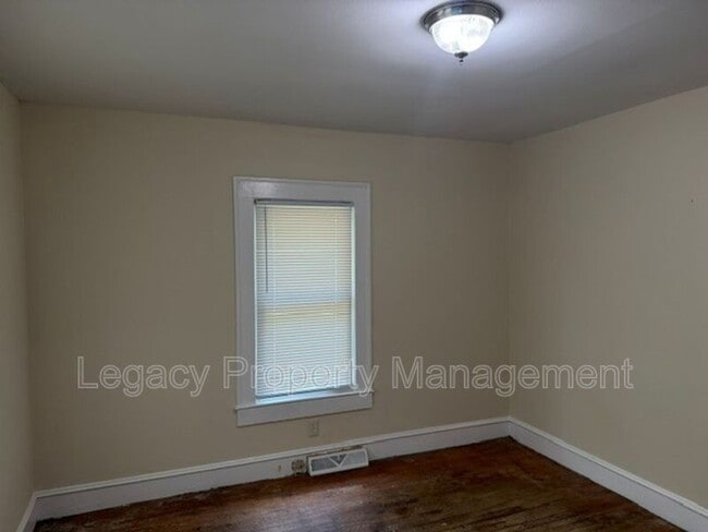 Building Photo - 1511 Albright Ave