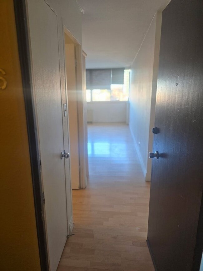 Foto del edificio - 1196 N Grant St