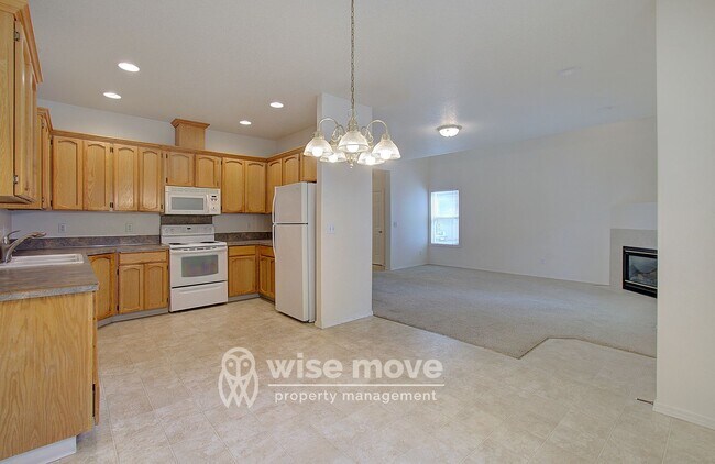 Building Photo - Eastside Row House