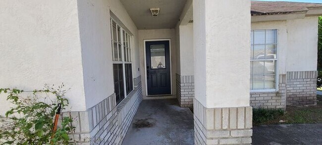 Building Photo - Single Family Pool Home in Indian Pointe, ...
