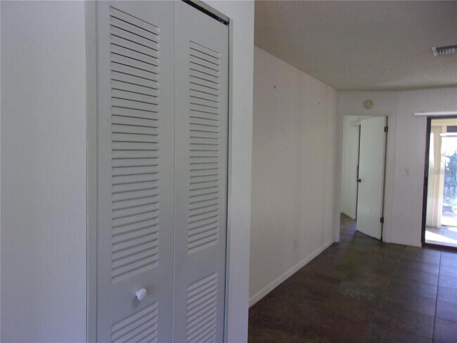 Foto del edificio - 1819 Atrium Dr