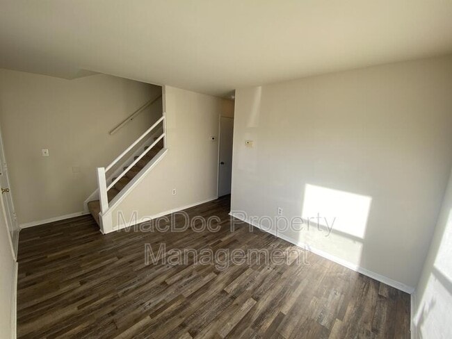Building Photo - 729 Bellows Ave