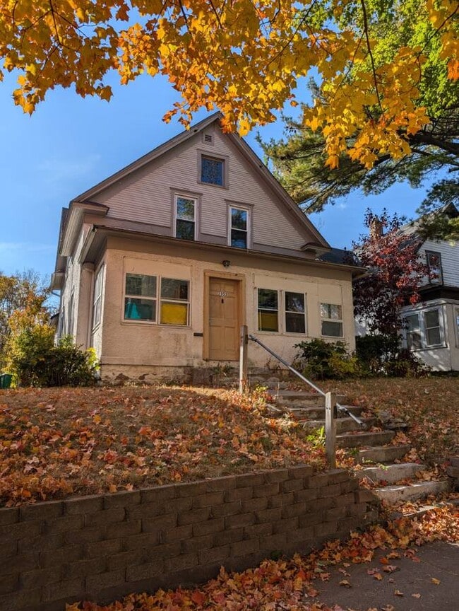 Building Photo - 2353 Ferrant Pl