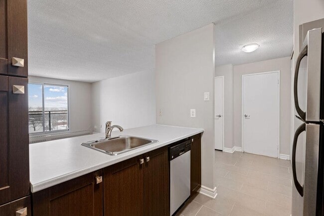 Interior Photo - Avalon Park