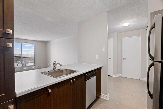 Interior Photo - Avalon Park