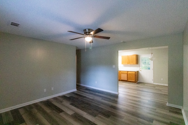 Building Photo - 507 King Dr