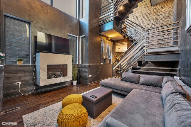 Foto del edificio - 1424 W Grand Ave