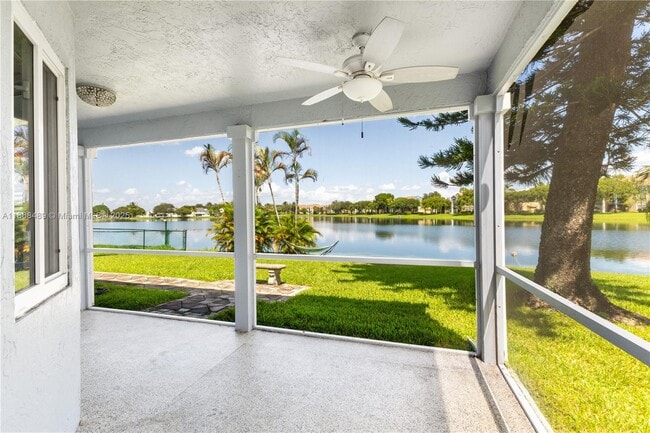 Foto del edificio - 10931 SW 10th Pl