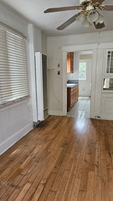 Foto principal - 244 W 47th Pl