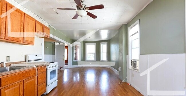 Building Photo - Avl NOW - No Fee! Spacious Brighton Center 3BR/1.5BA