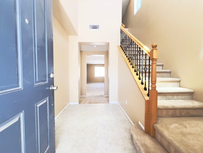 Foto del edificio - 5074 Echo Shire Ave