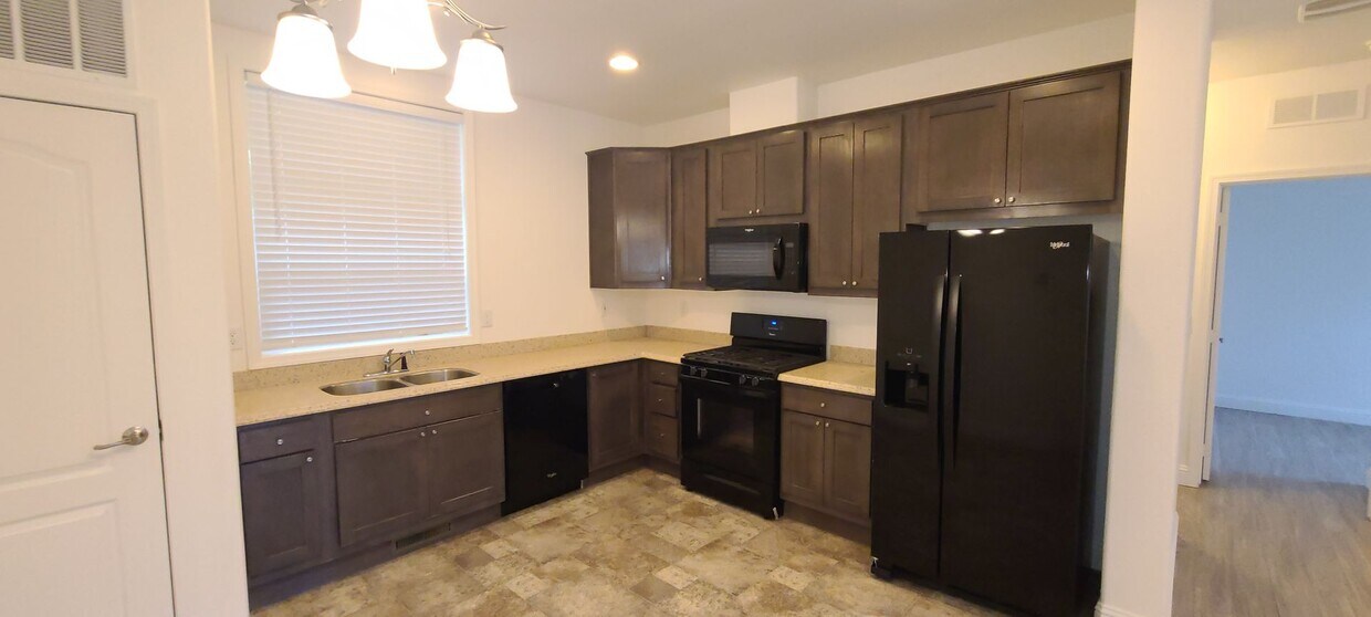 Primary Photo - Single story home minutes from Graton and ...