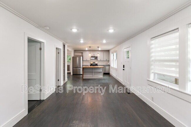 Building Photo - 927 Chickasaw Ave