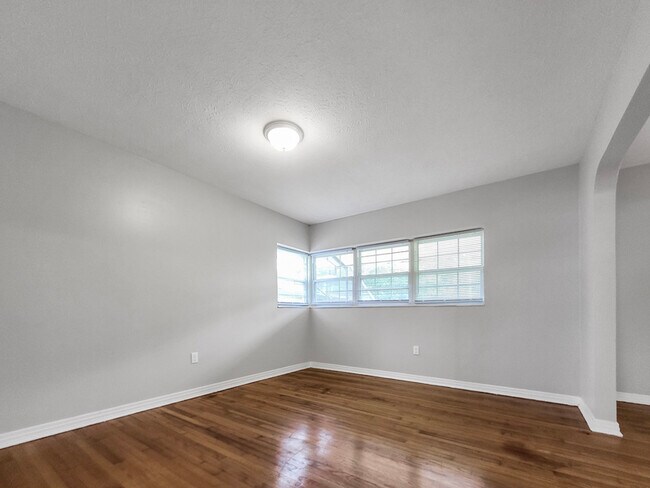 Foto del edificio - 477 Del Monte Dr