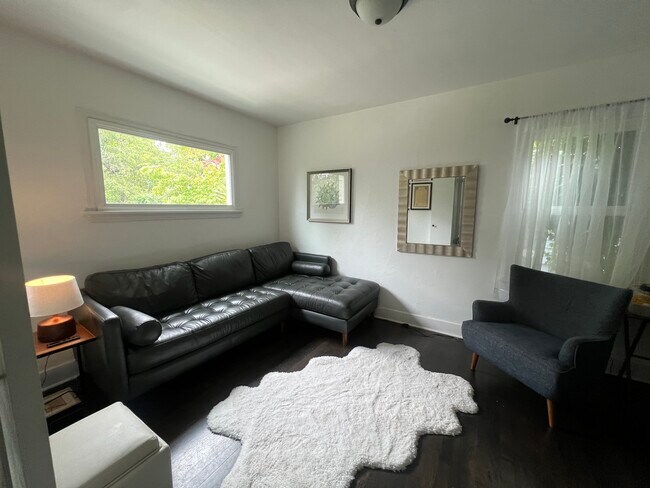 Foto del edificio - 943 N Alder St