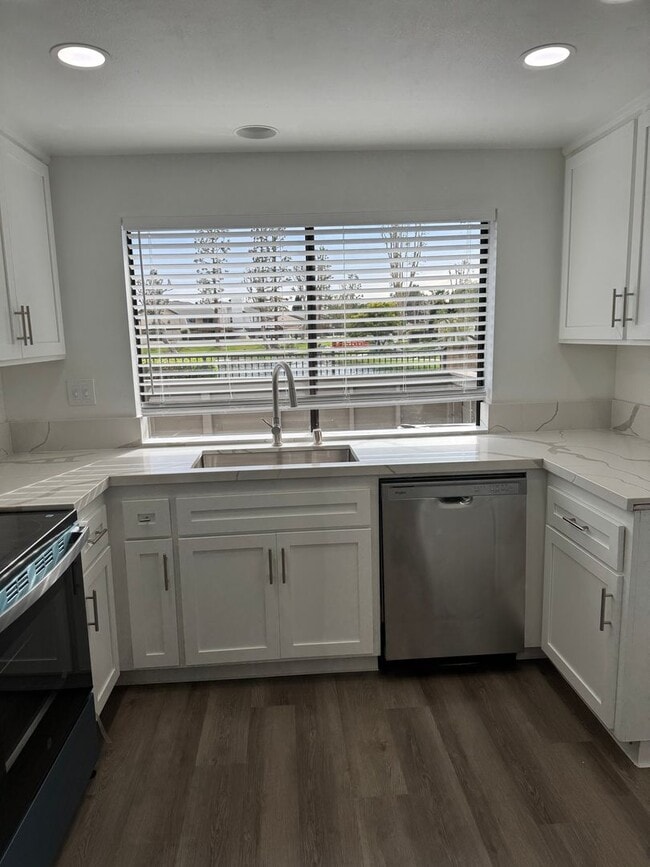 Photo - Condo with Amazing Lake View!