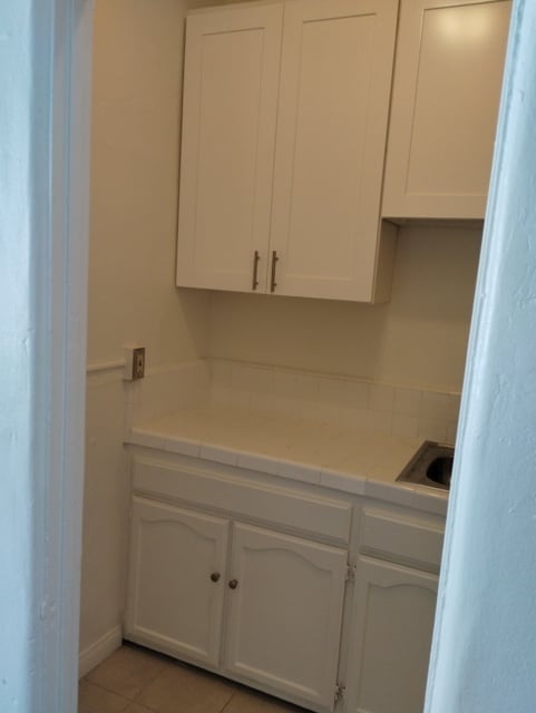 Building Photo - 901 S Kingsley Dr