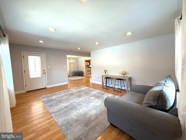 Foto del edificio - 701 N Vermont St