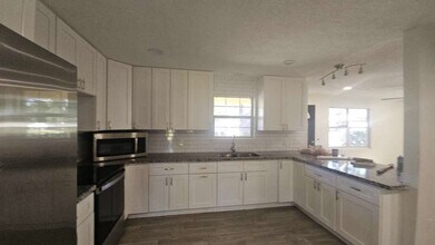 Building Photo - 10101 Rebel Rd