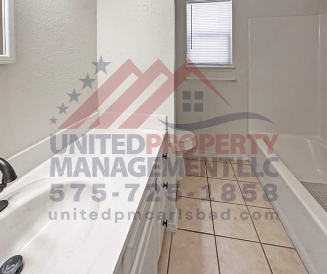 Building Photo - 3 bedroom 2 bathroom house for rent Carlsbad NM