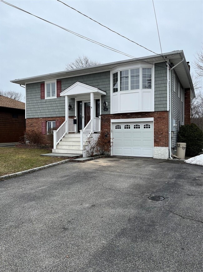 Building Photo - 43 Floyd Pl