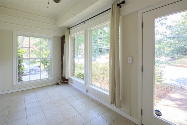 Foto del edificio - 1656 Hosea L Williams Dr SE