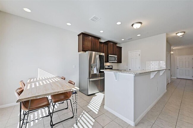 Building Photo - 1409 Bedlington Ln