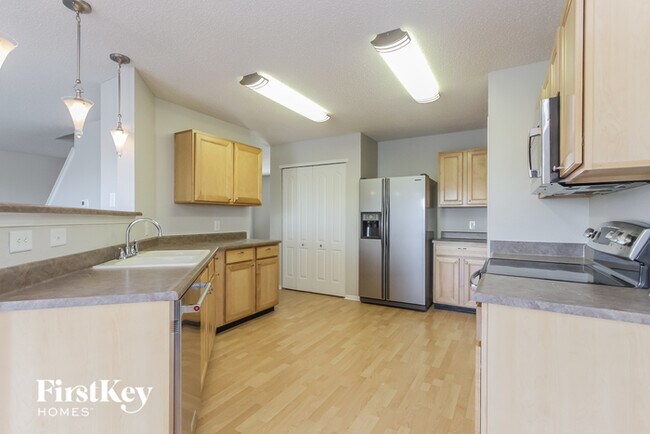 Building Photo - 8250 S Rising Sun Dr