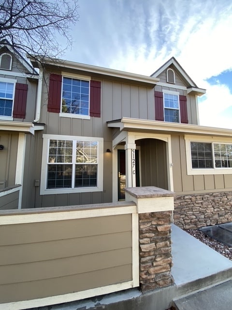 Foto del edificio - 5127 Stillwater Creek Dr