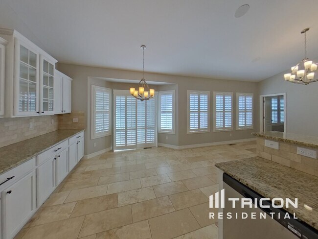 Foto del edificio - 6697 Cottonwood Tree Dr