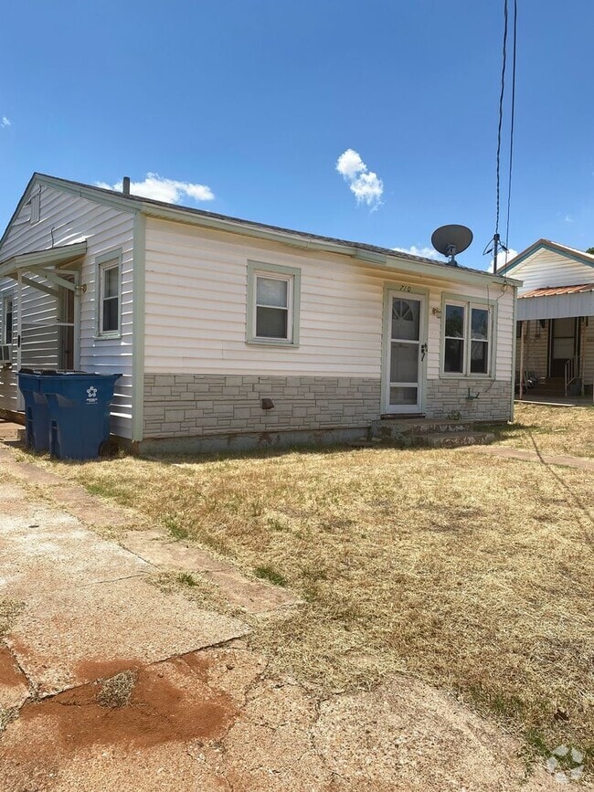Building Photo - 710 E Arkansas Ave