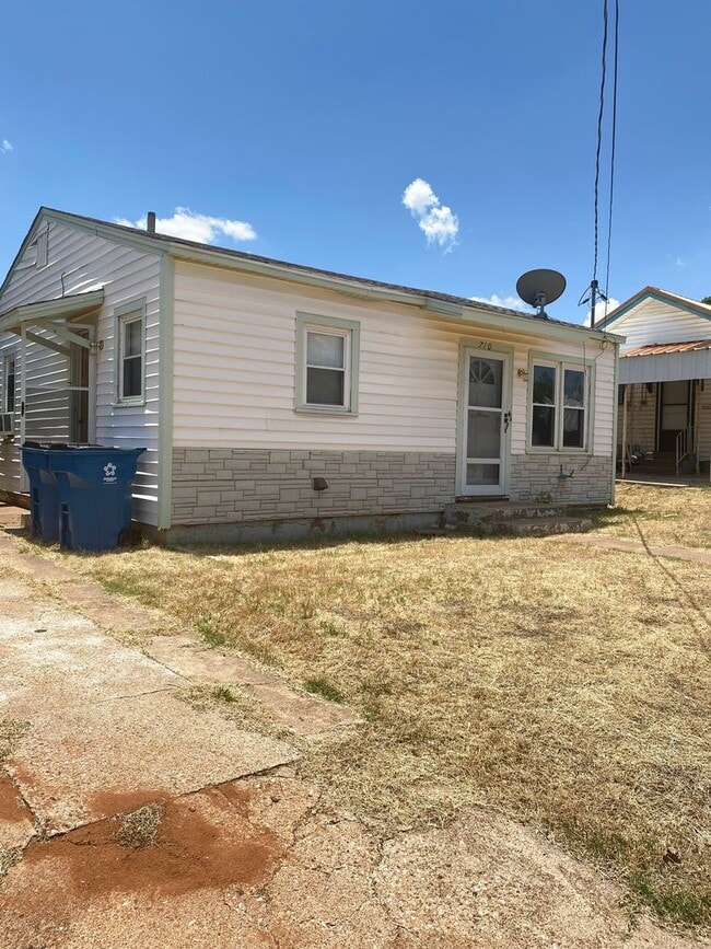 Building Photo - 710 E Arkansas Ave