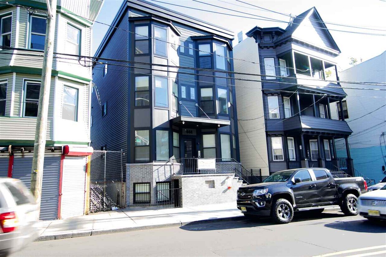 444 Bergen Ave Unit Ground Level, Jersey City, NJ 07304 Room for Rent