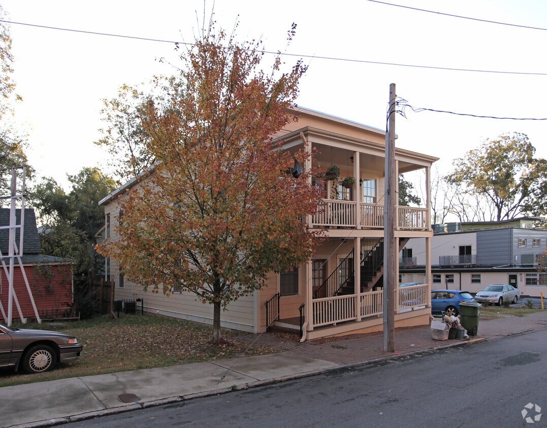 Foto del edificio - 154 SE Carroll St