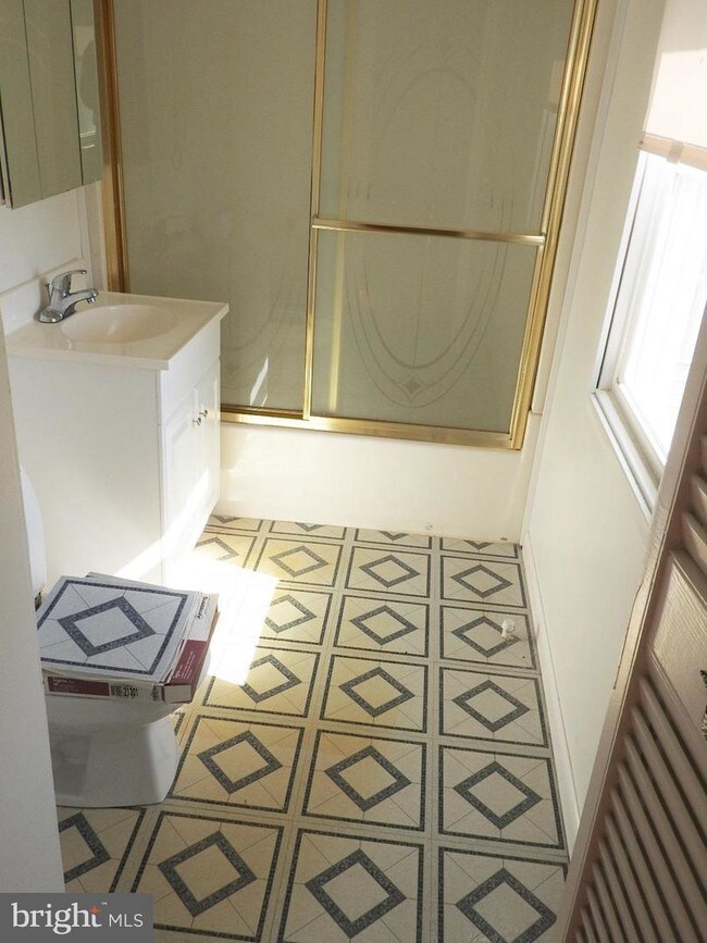 Foto del edificio - 334 N Washington St