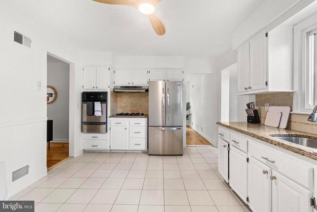 Building Photo - 282 Clermont Terrace