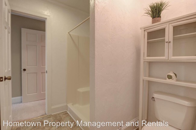 Building Photo - 5 br, 3.5 bath House - 2228 Warrenton Way