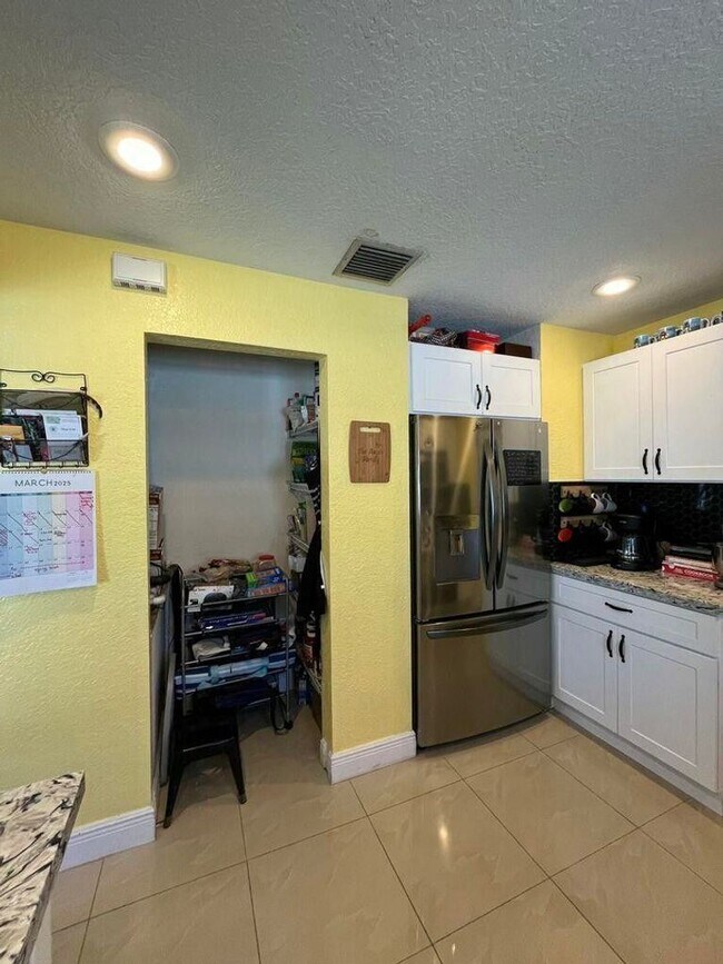 Building Photo - 1006 22nd St