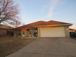 Building Photo - 212 Sims Ridge Dr