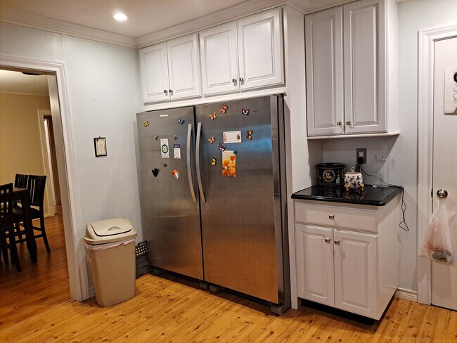Extra large freezer and refrigerator - 3023 Stimson Ave