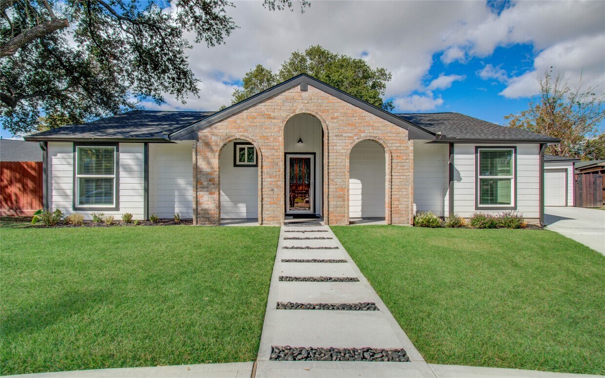 Foto principal - 7026 Hidden Arbor Ln