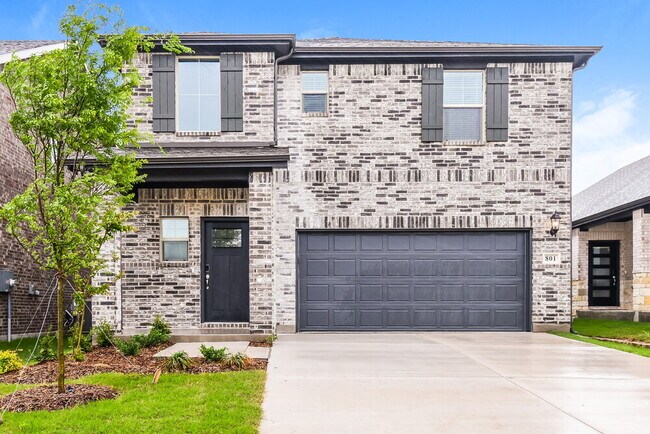 Building Photo - 801 Dotty Dr
