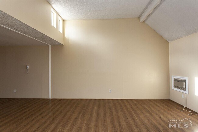 Building Photo - 1039 Baywood Dr