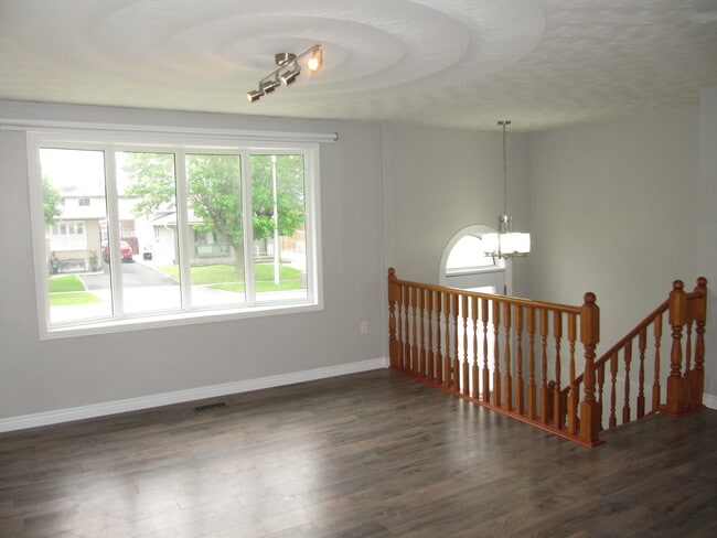 Building Photo - 91 Moffat Dr