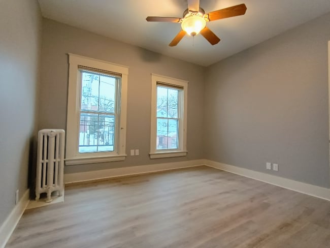 Building Photo - 92 Center St