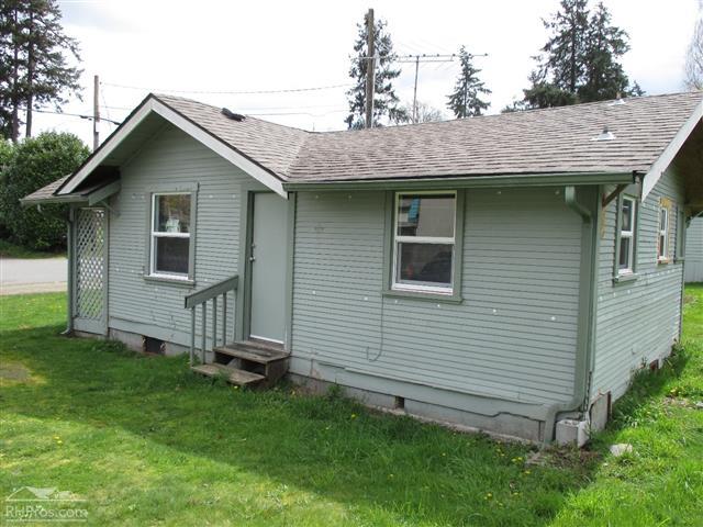 Primary Photo - 8814 Edgewater Dr SW