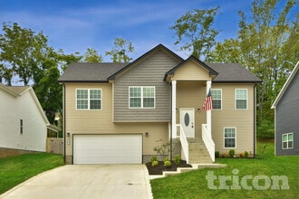 Building Photo - 492 Woodtrace Dr