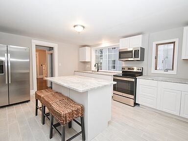 Building Photo - 27 Rockland St