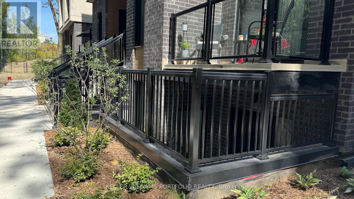 Photo principale - 172 Clonmore Dr