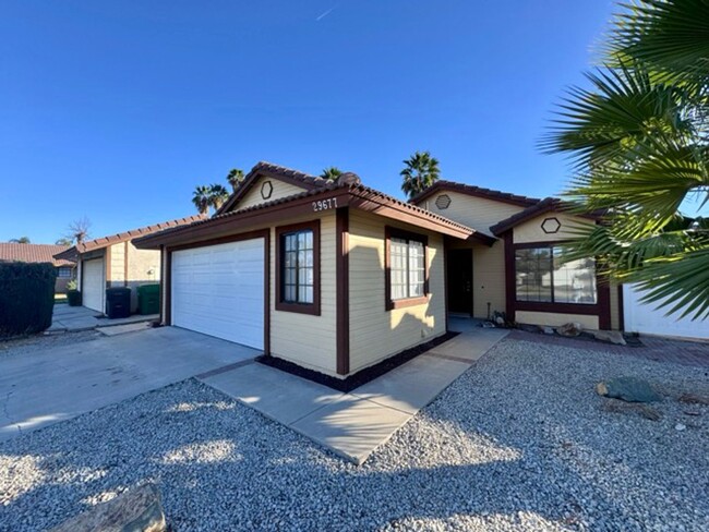 Building Photo - Murrieta Single Story 3 Bedroom 2 Bathroom...